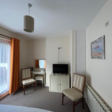 The Prince Of Wales Hotel St Ouen's Εξωτερικό φωτογραφία