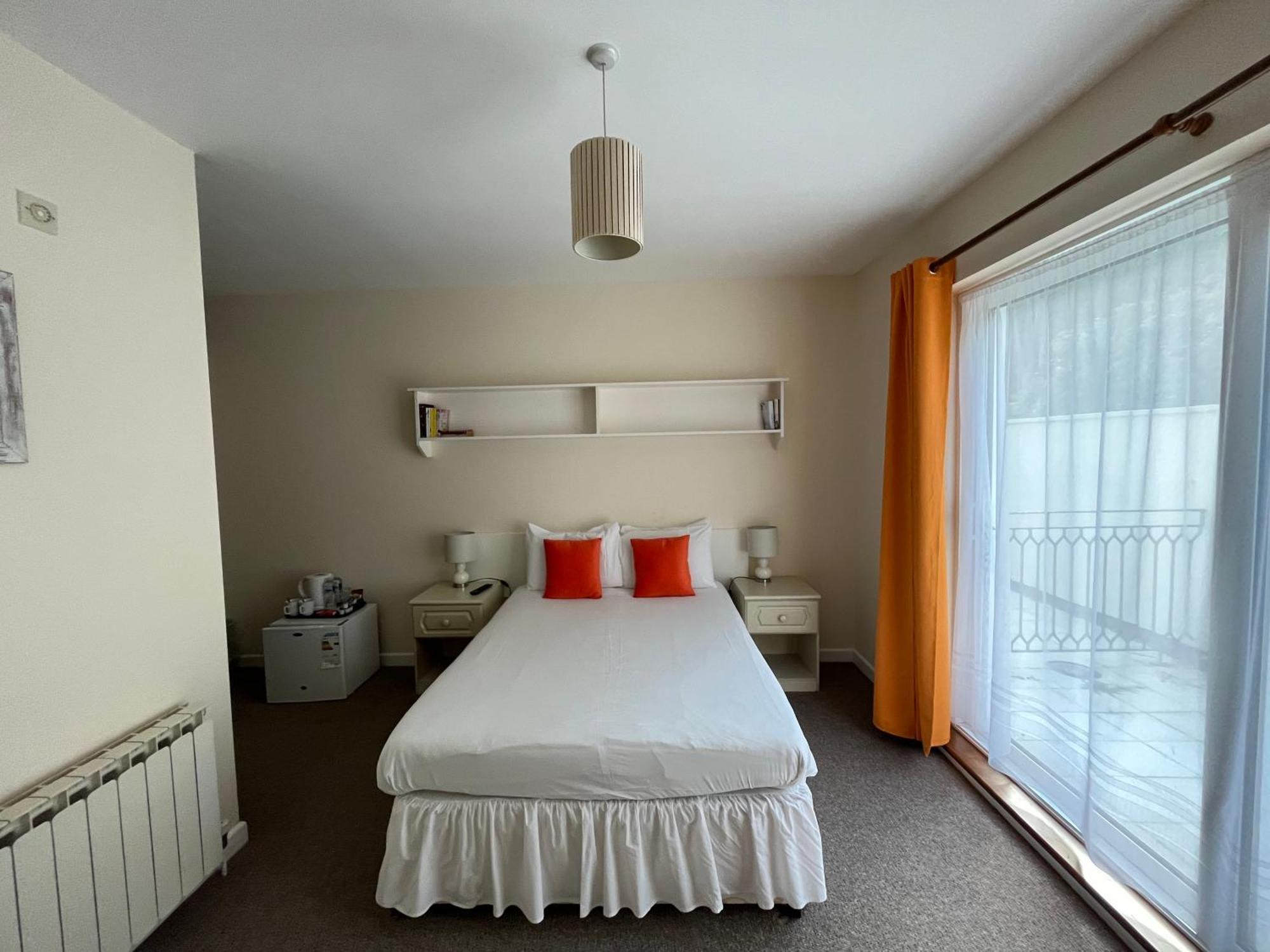 The Prince Of Wales Hotel St Ouen's Εξωτερικό φωτογραφία
