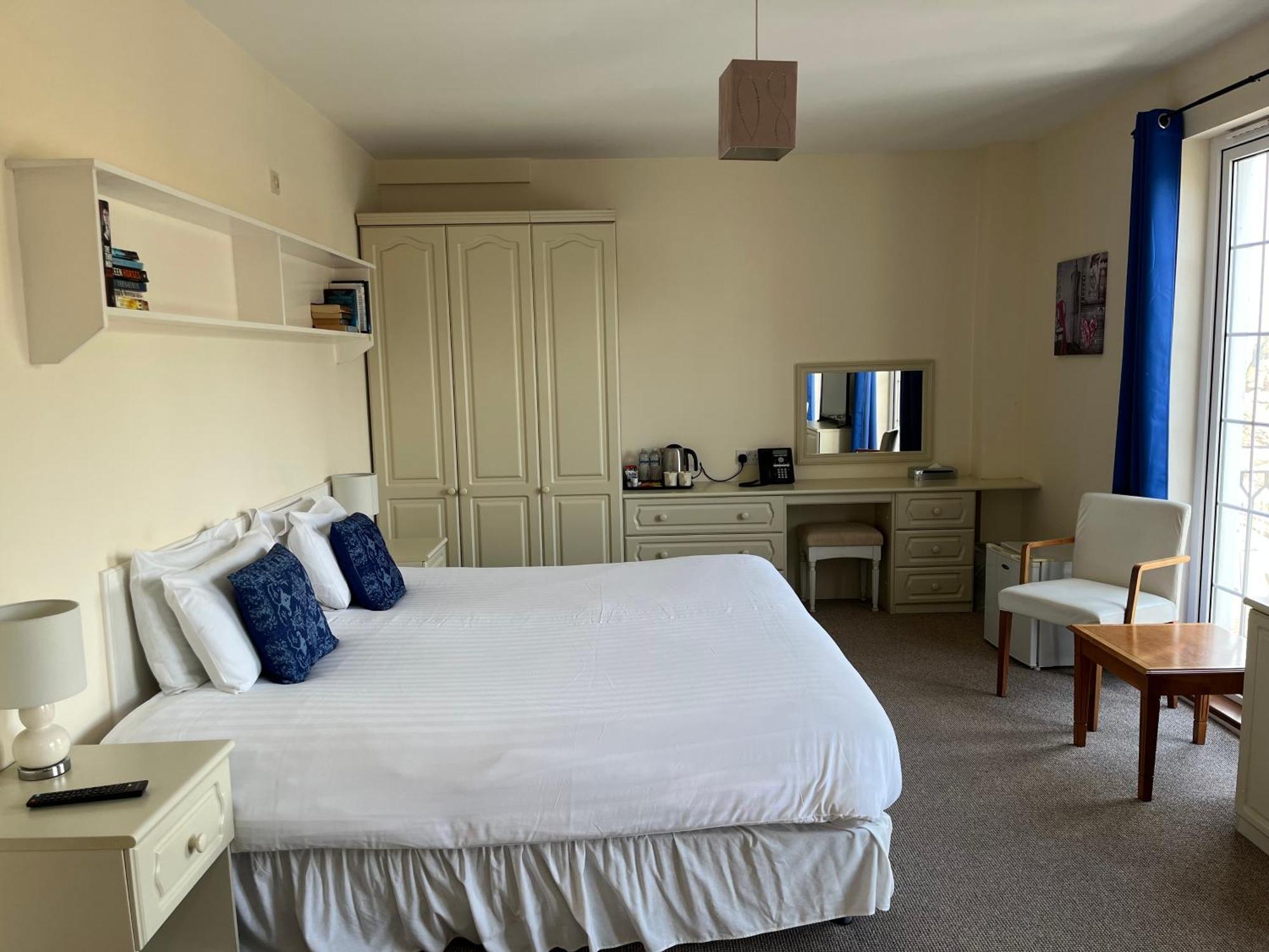 The Prince Of Wales Hotel St Ouen's Εξωτερικό φωτογραφία
