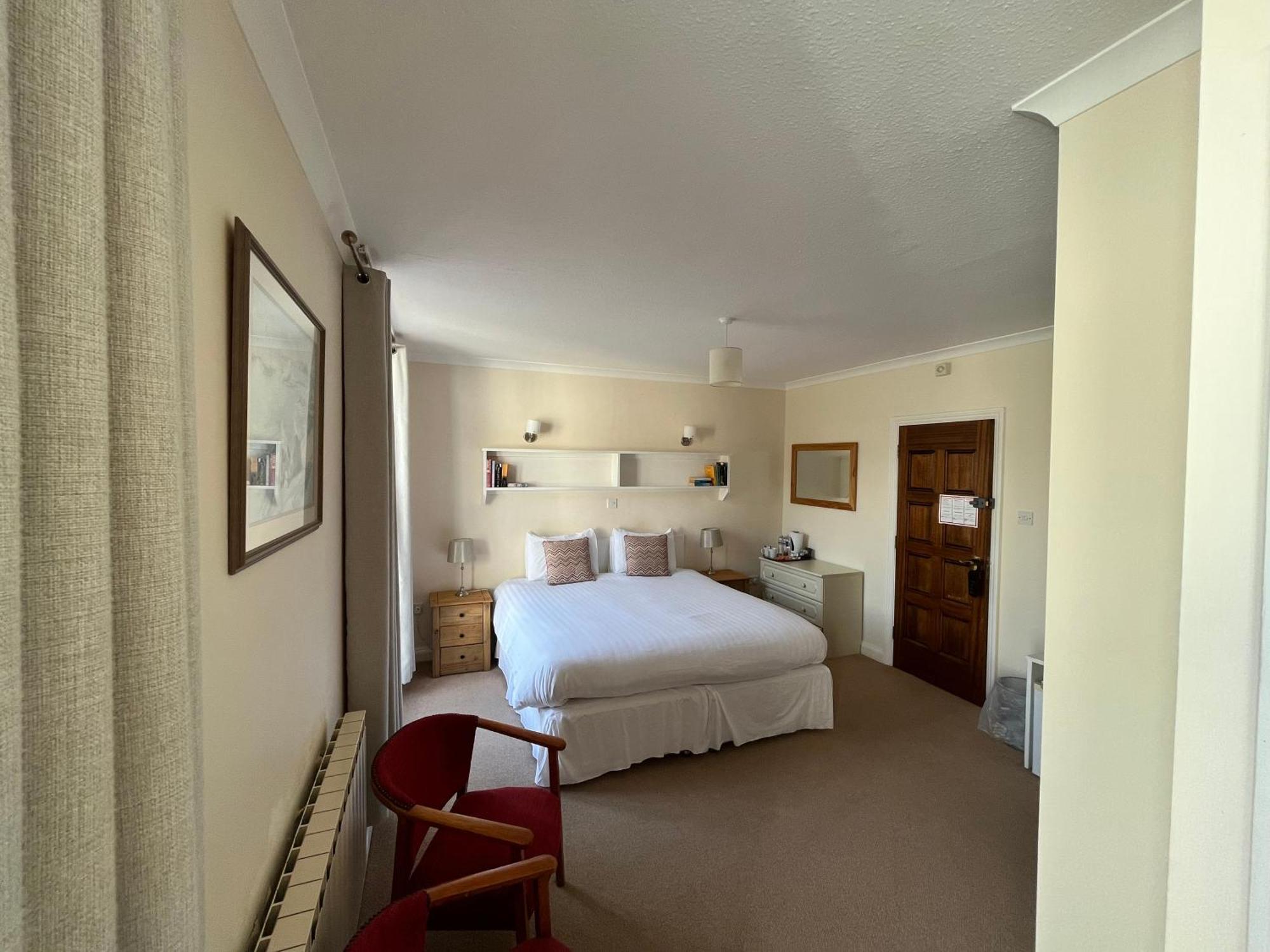 The Prince Of Wales Hotel St Ouen's Εξωτερικό φωτογραφία